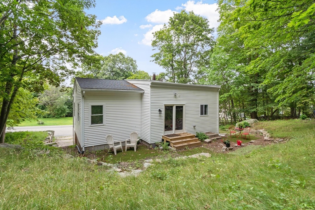 41 Maple St Property Photo 5