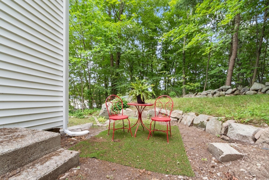 41 Maple St Property Photo 7