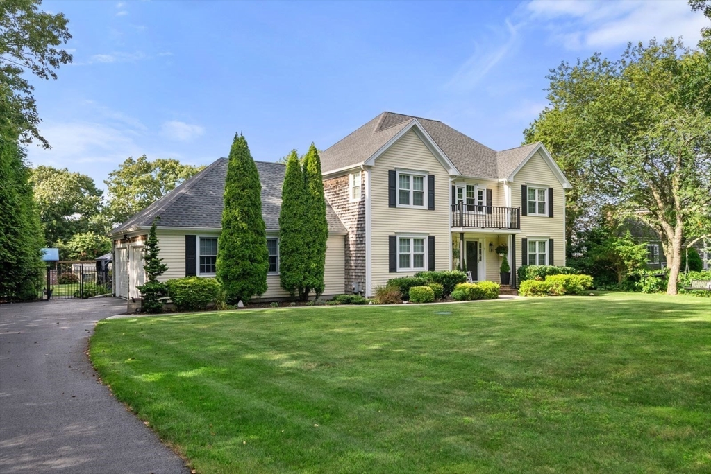 9 Fieldwood Drive Property Photo 4