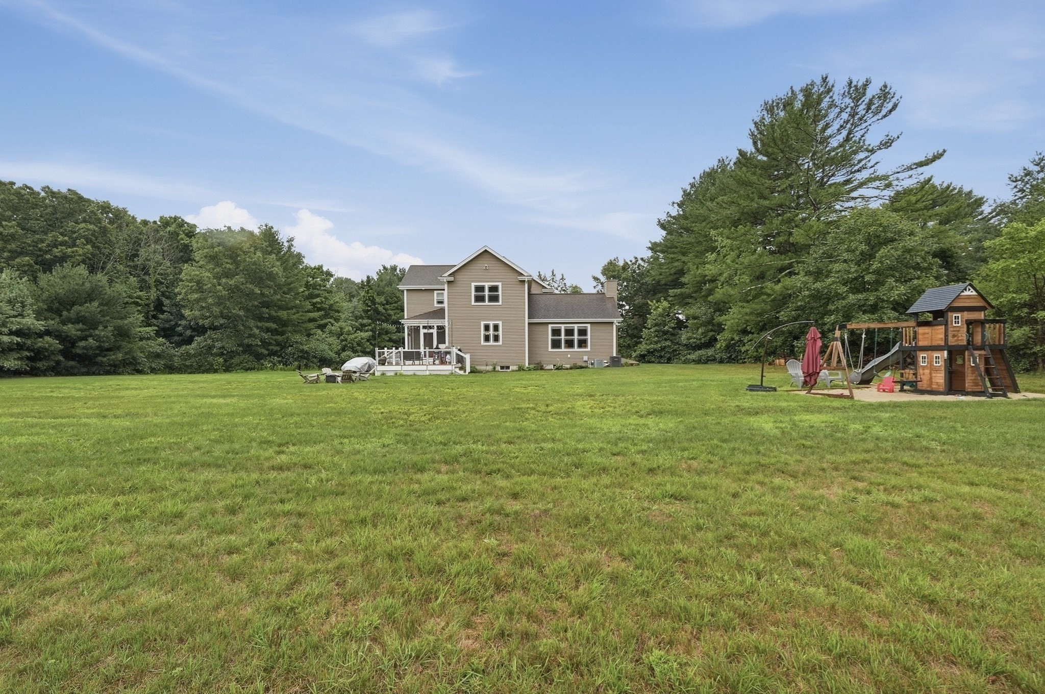 223 Tiffany St Property Photo 35