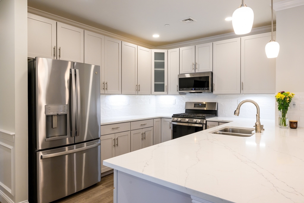 320 Middlesex Ave # D206 Property Photo 1