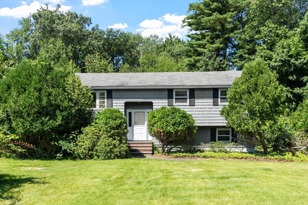 190 Deering Dr Property Photo 1