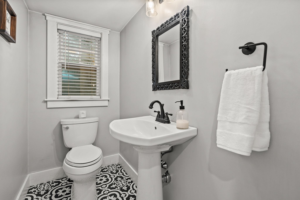 21 Arrowhead Rd Property Photo 17