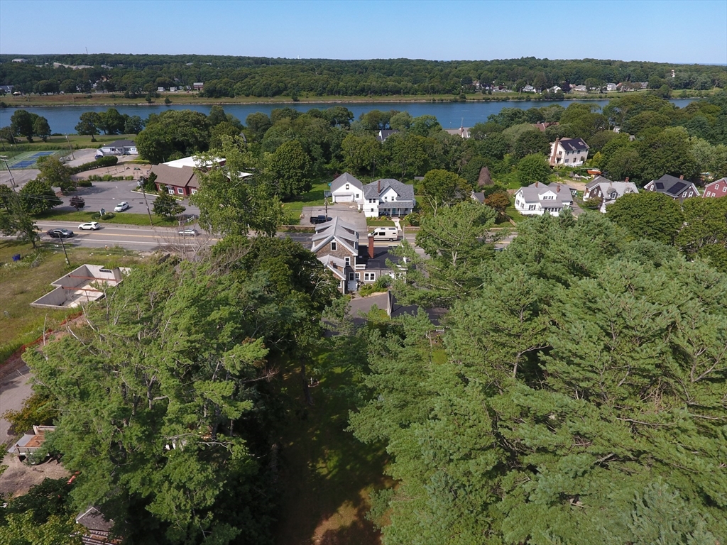 896 Sandwich Property Photo 3