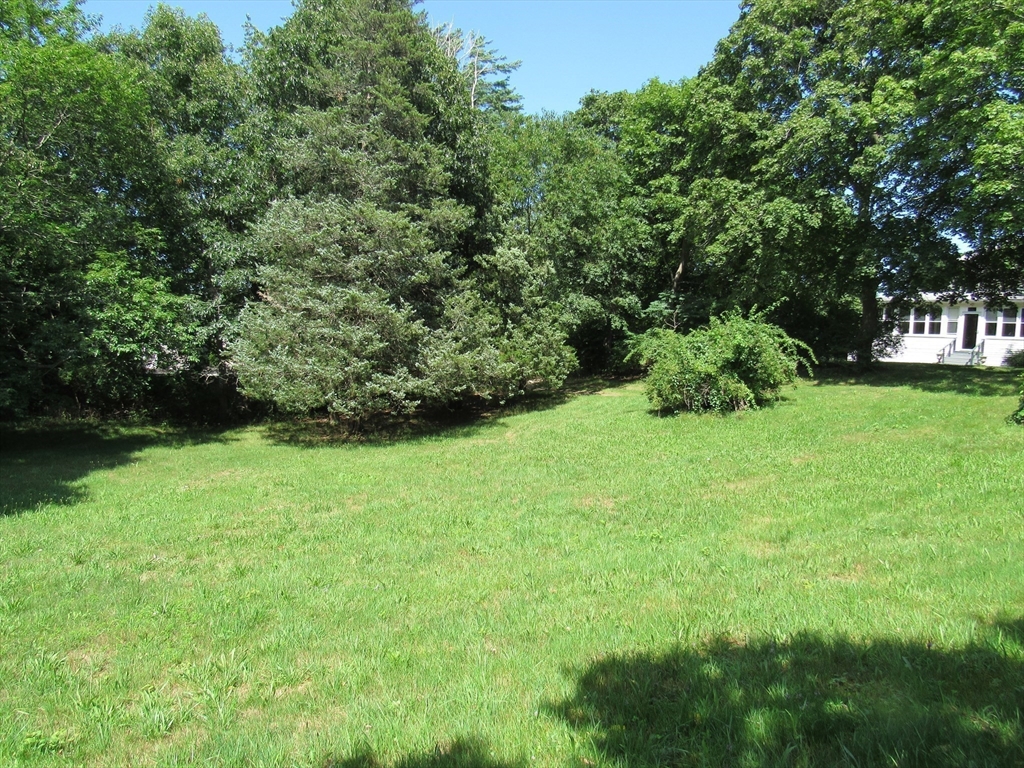 896 Sandwich Property Photo 4