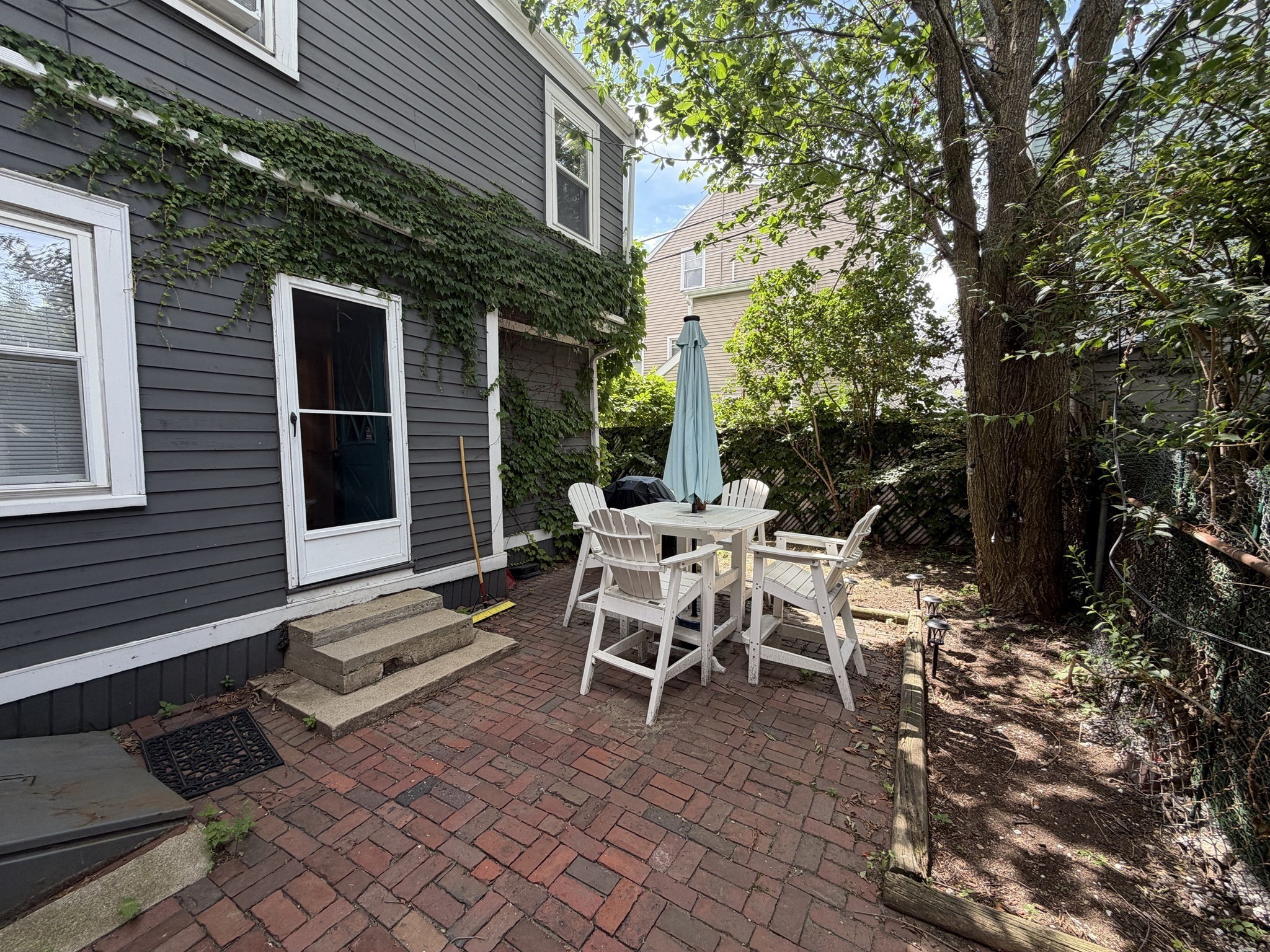 259 Emerson Street Property Photo 3