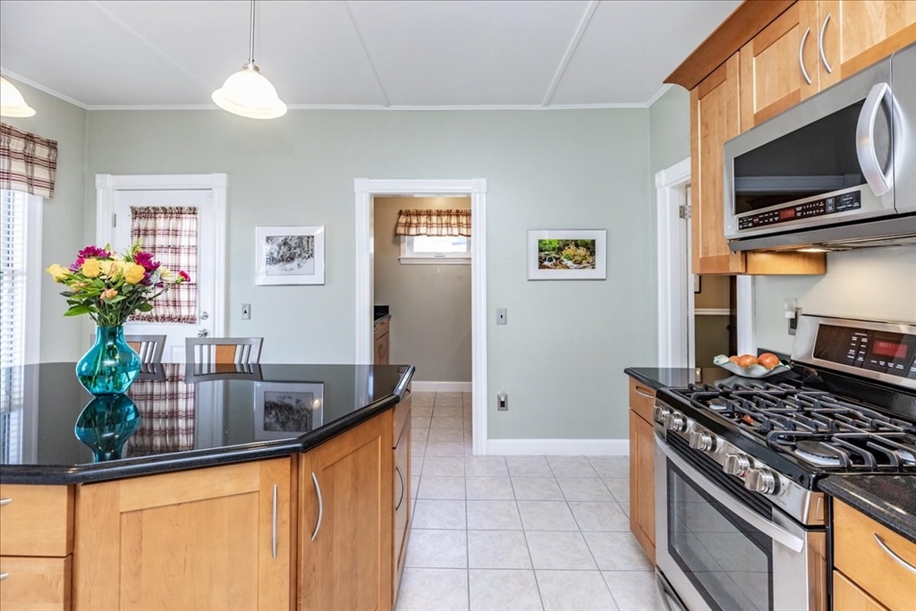 20 Beach St. Property Photo 13