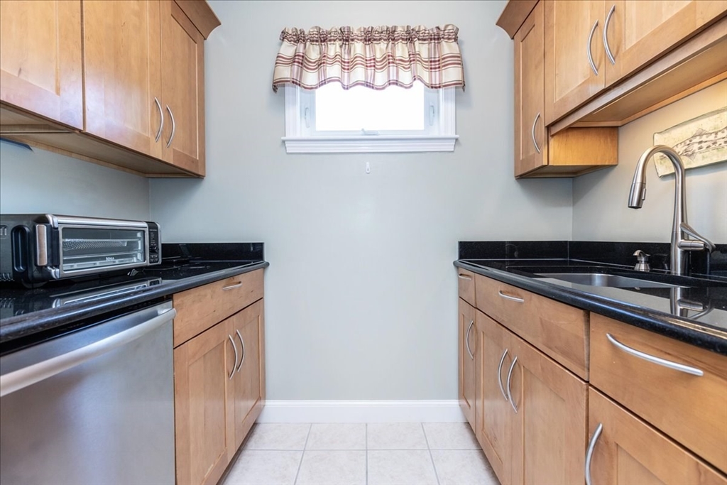 20 Beach St. Property Photo 16