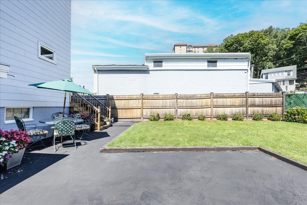 20 Beach St. Property Photo 37