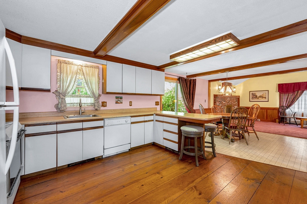 48 Cannington St Property Photo 6