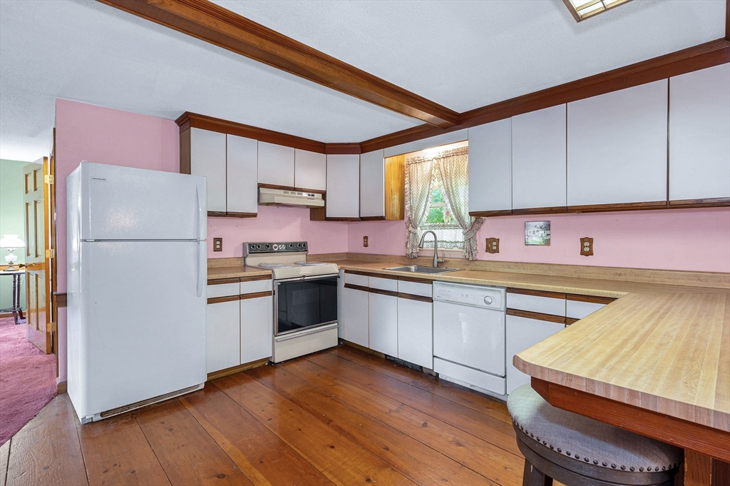 48 Cannington St Property Photo 8