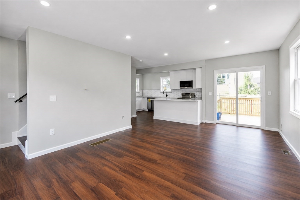 19 Mason St Property Photo 5