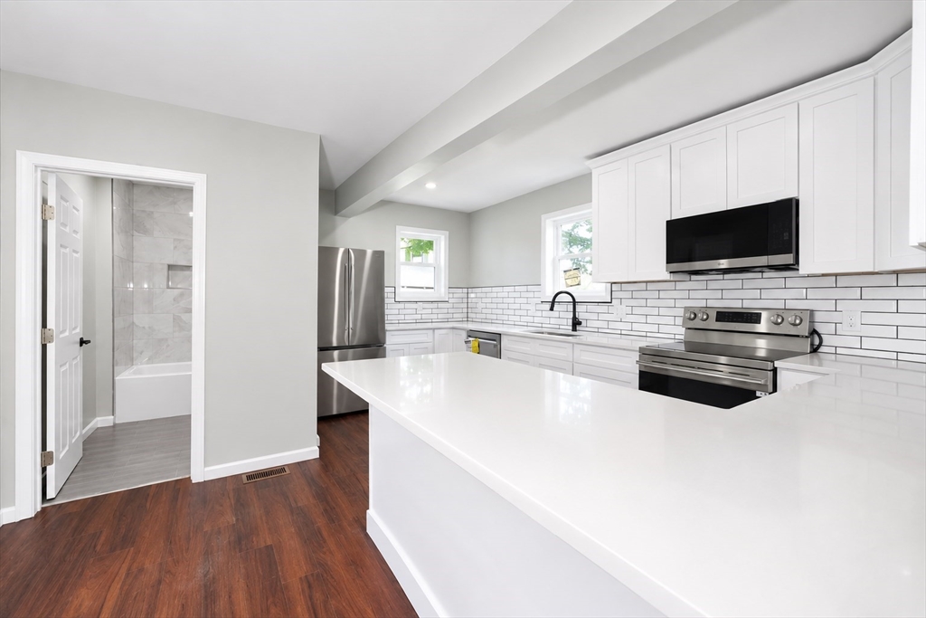 19 Mason St Property Photo 6