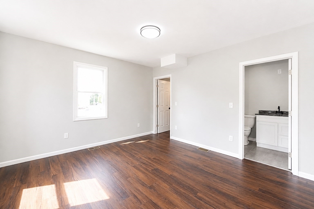 19 Mason St Property Photo 10