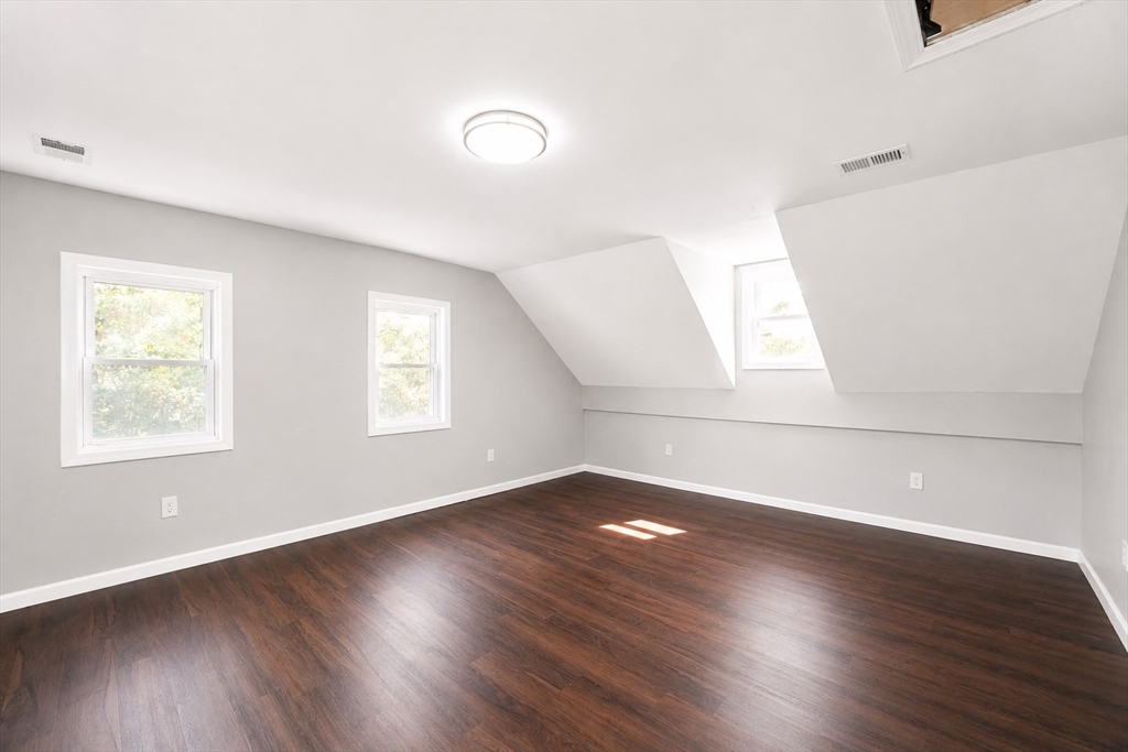 19 Mason St Property Photo 12