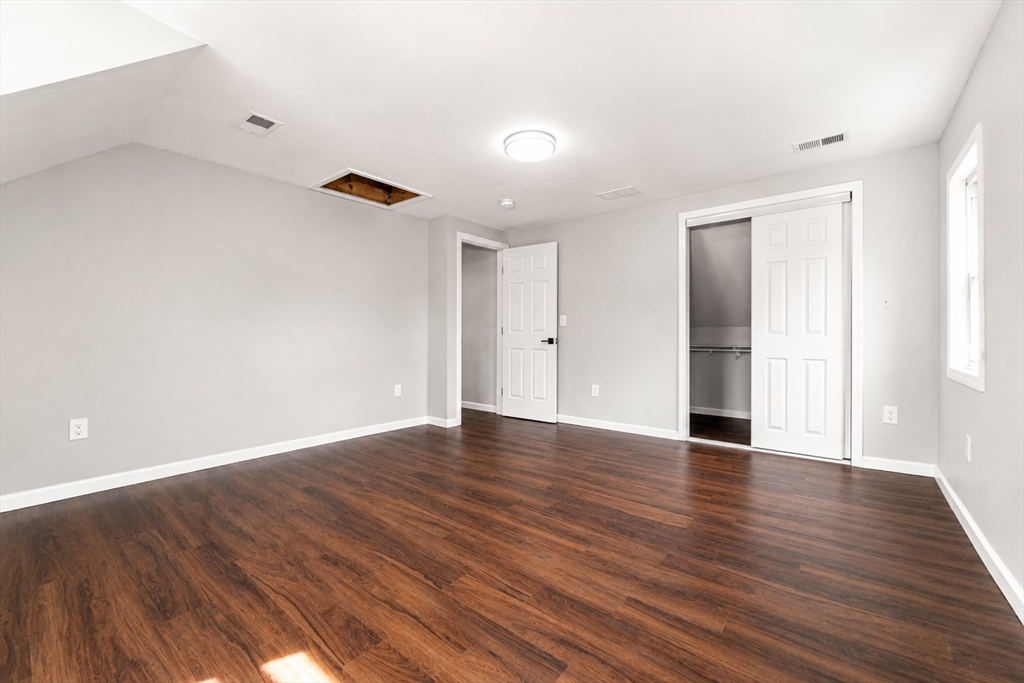 19 Mason St Property Photo 16