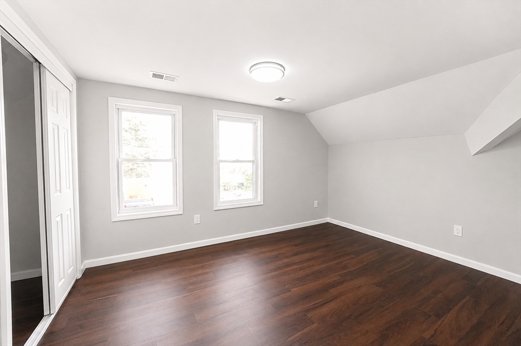 19 Mason St Property Photo 17