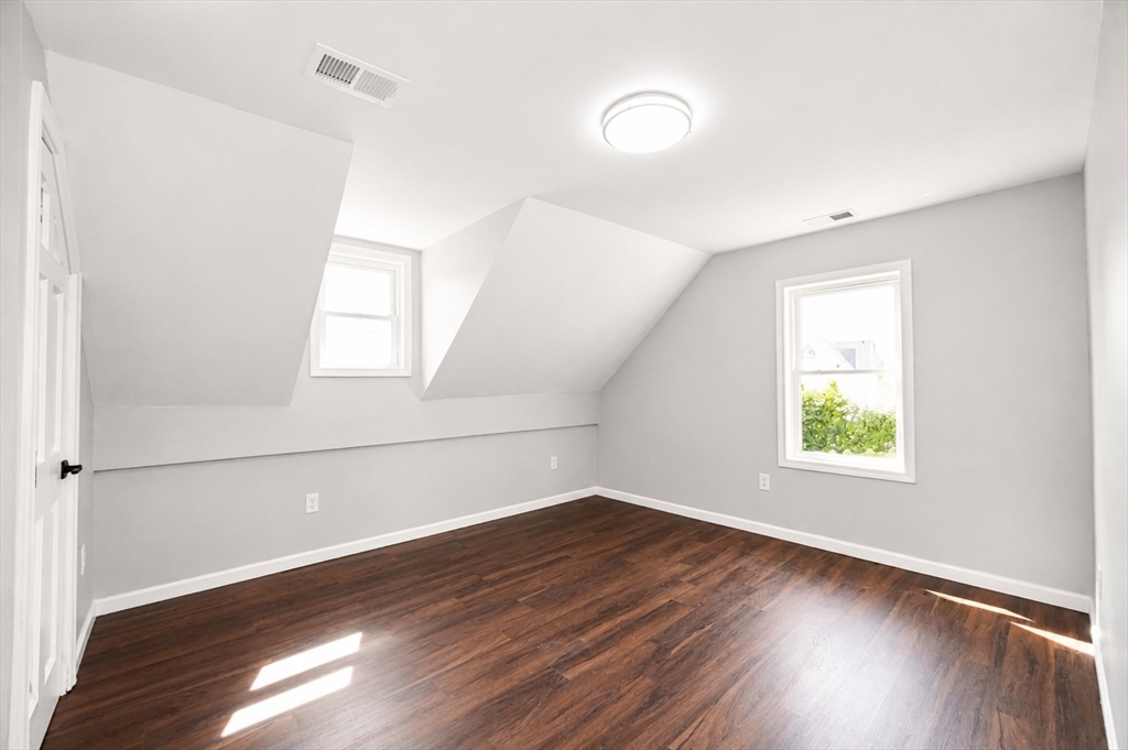 19 Mason St Property Photo 20