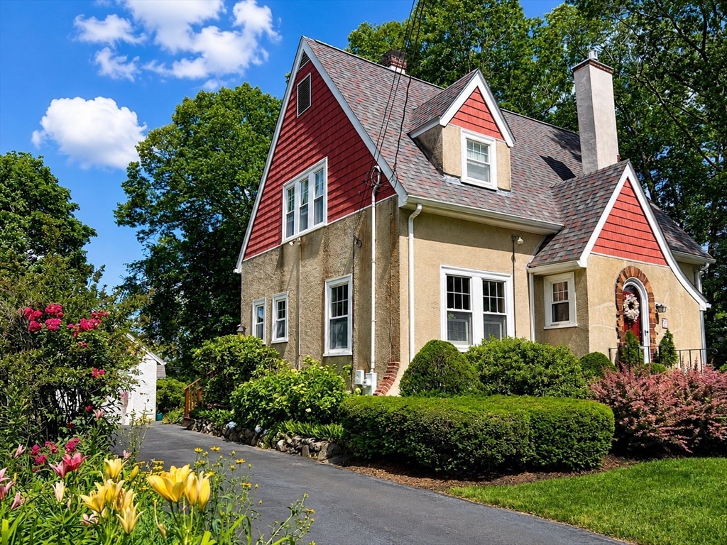 10 Fern Circle Property Photo 1