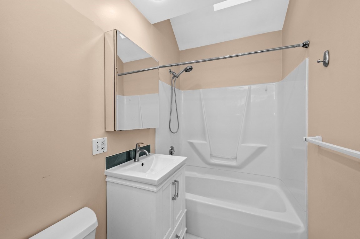 49-51 Harding Ave. # 49 Property Photo 11