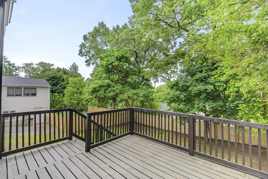8 Bartlett St Property Photo 5