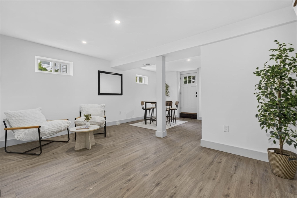 8 Bartlett St Property Photo 30