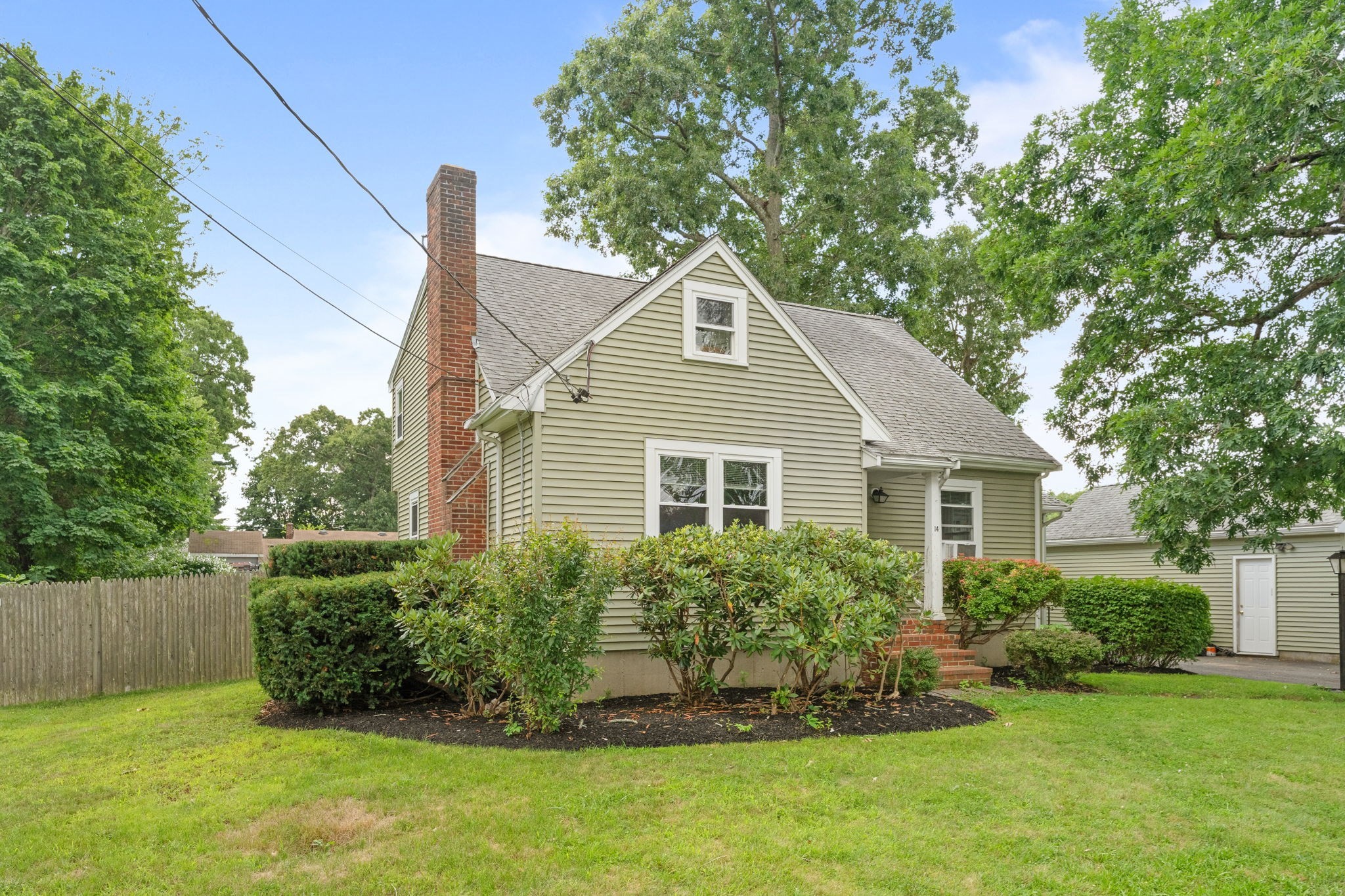 14 Angela Ter Property Photo 2