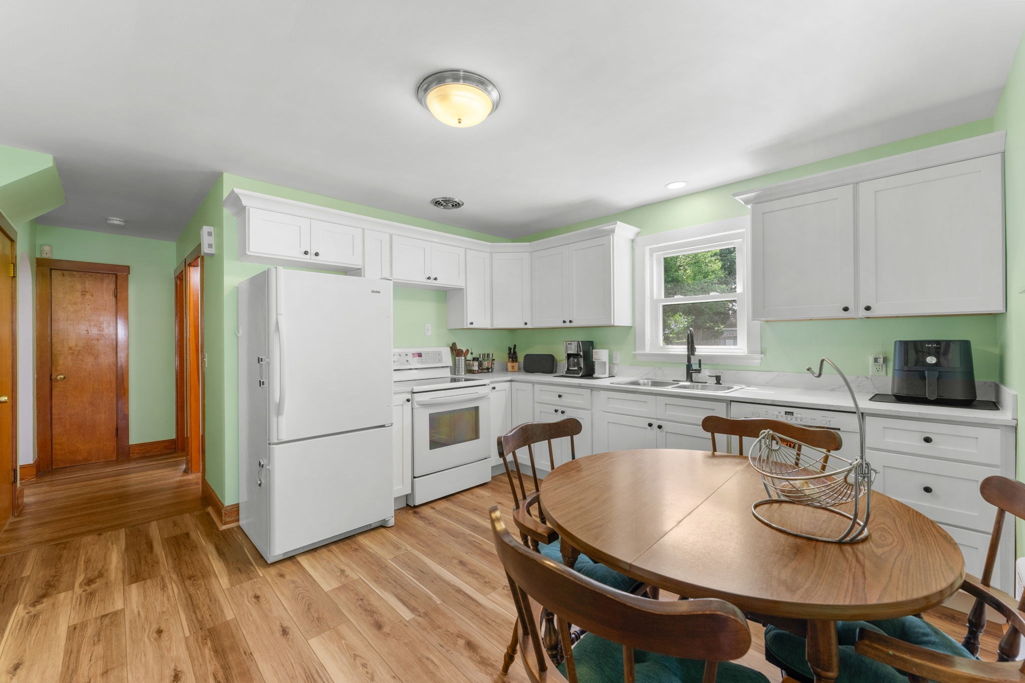 14 Angela Ter Property Photo 14