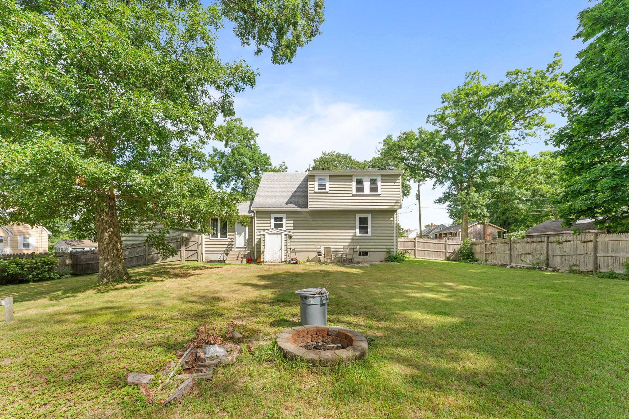 14 Angela Ter Property Photo 35
