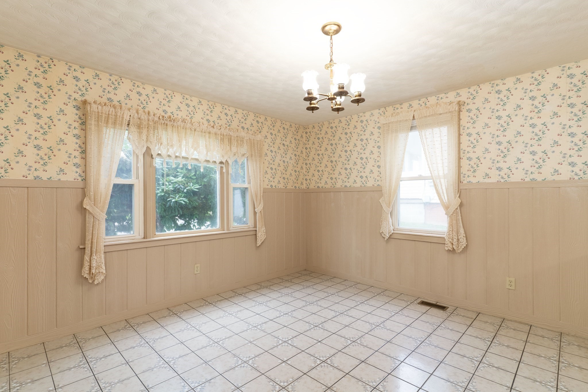 6 Maynard St Property Photo 8