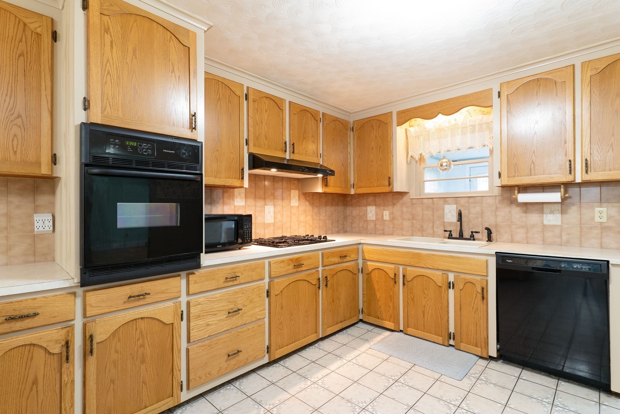 6 Maynard St Property Photo 11