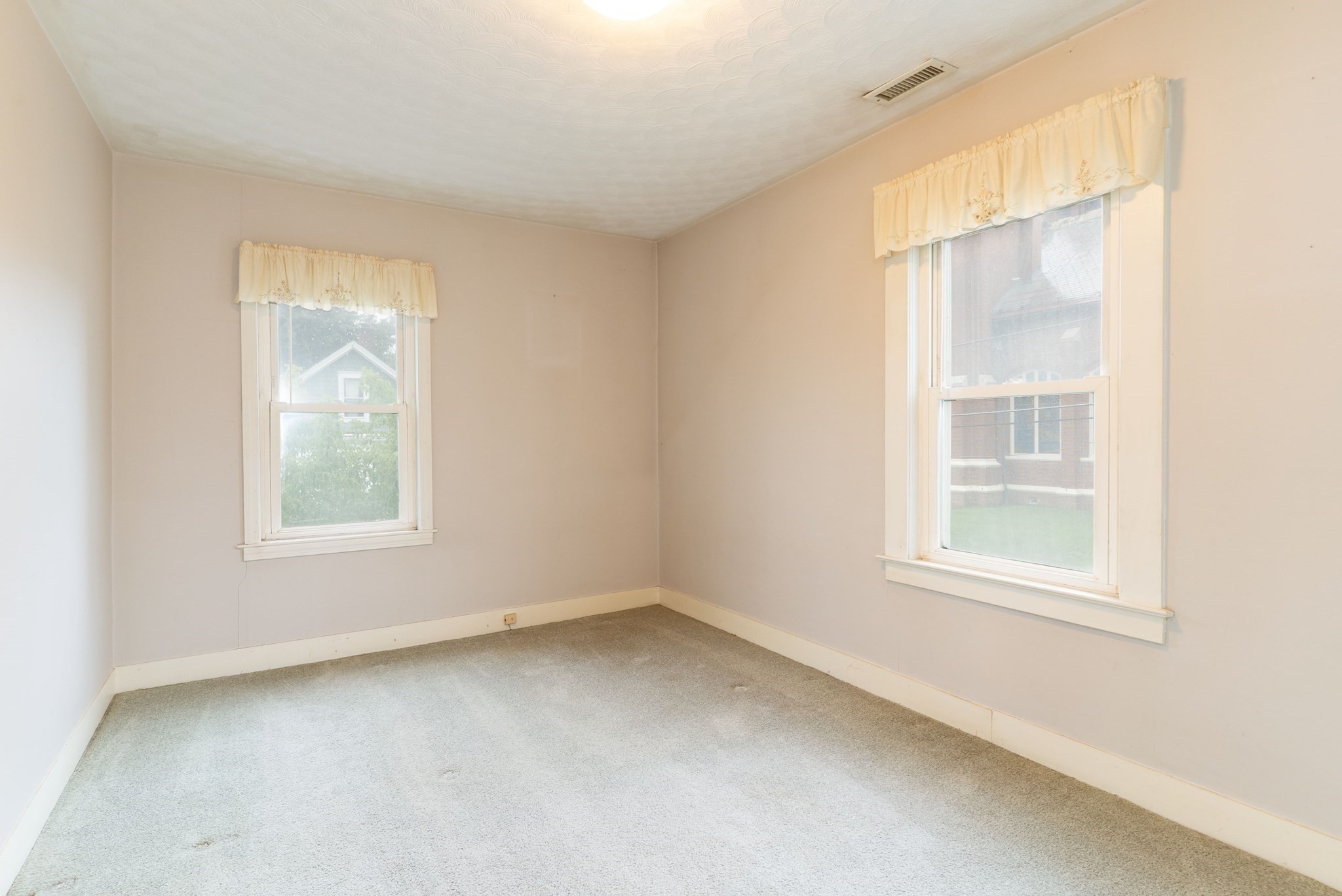 6 Maynard St Property Photo 26