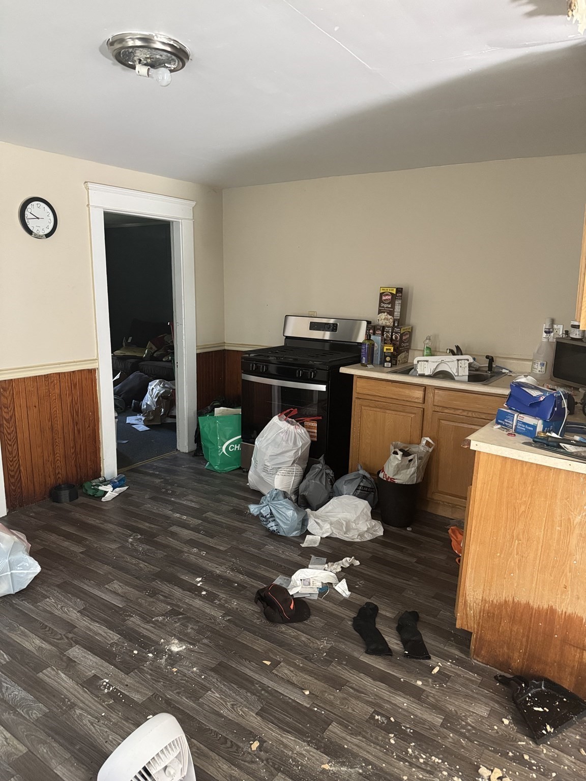 100 Marshall St Property Photo 16