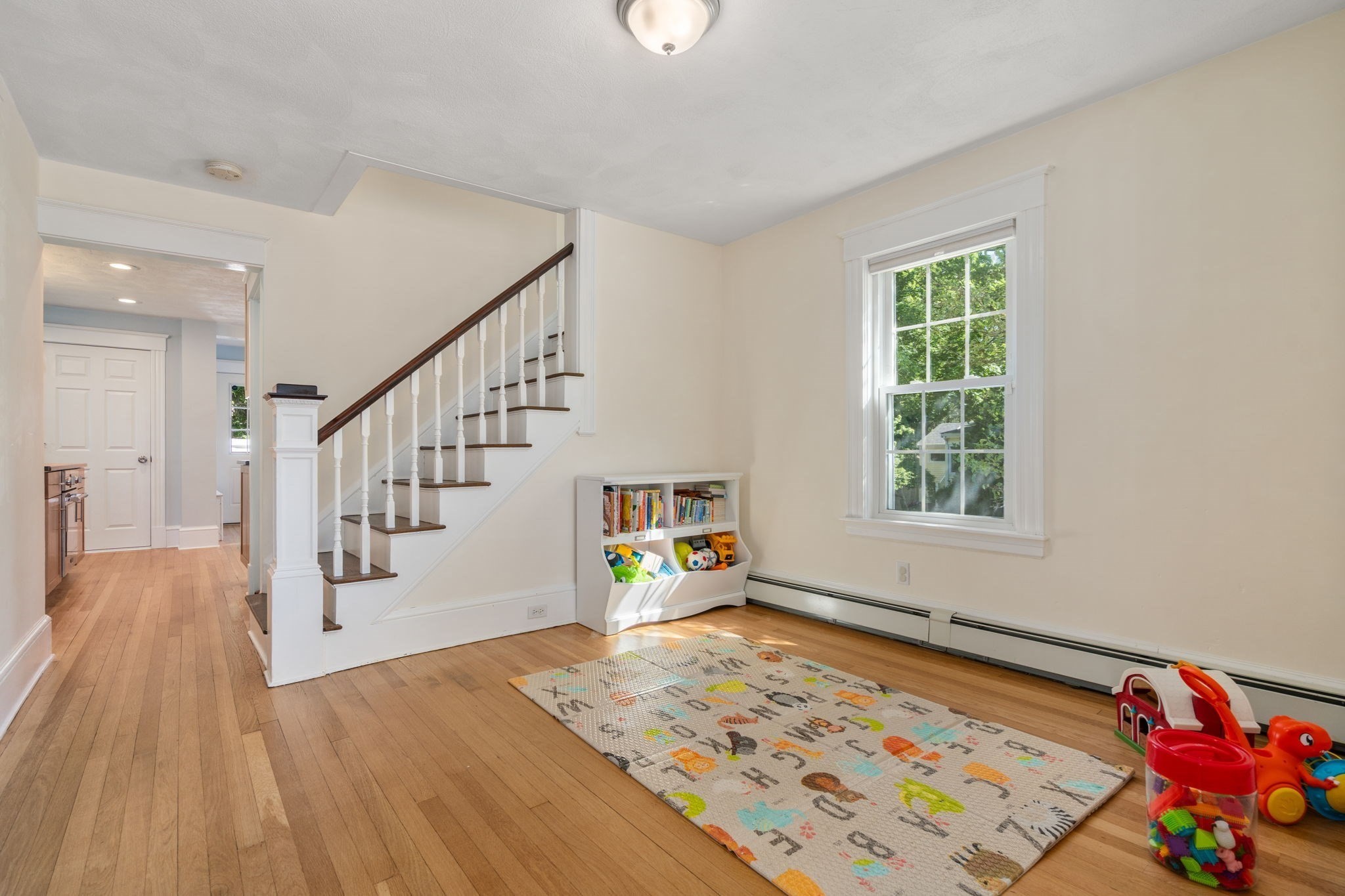 128 Pleasant St Property Photo 6