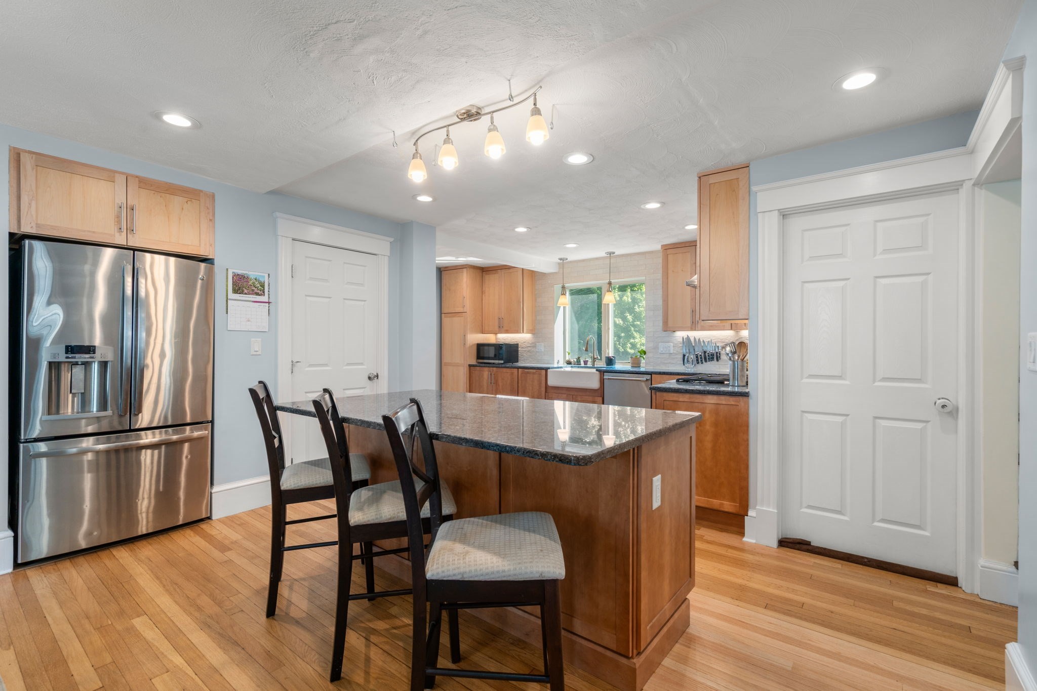 128 Pleasant St Property Photo 15