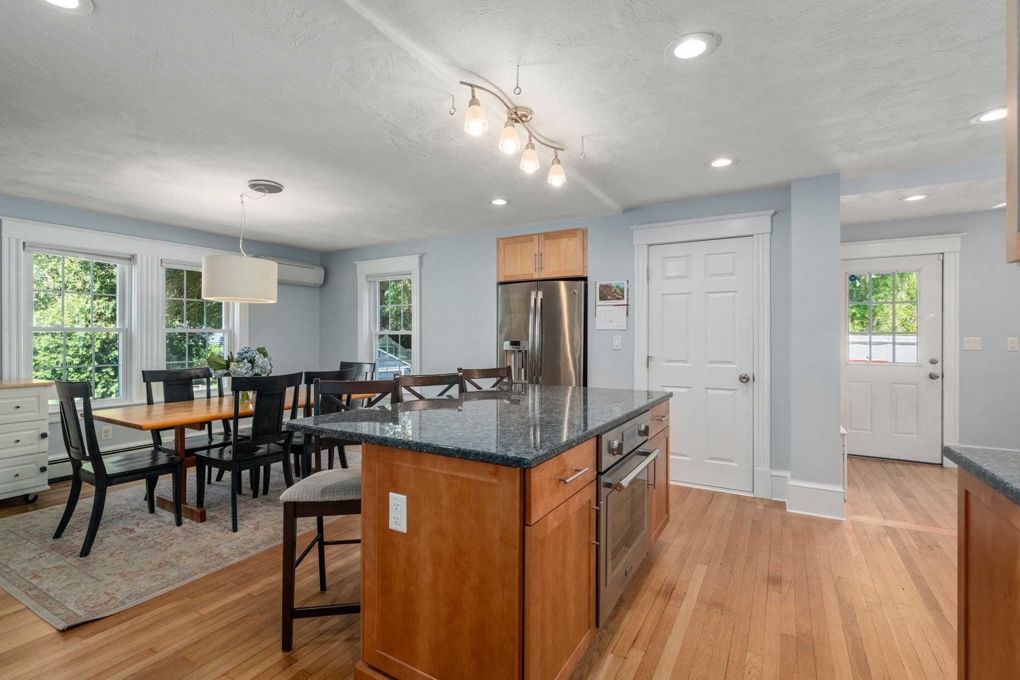 128 Pleasant St Property Photo 17