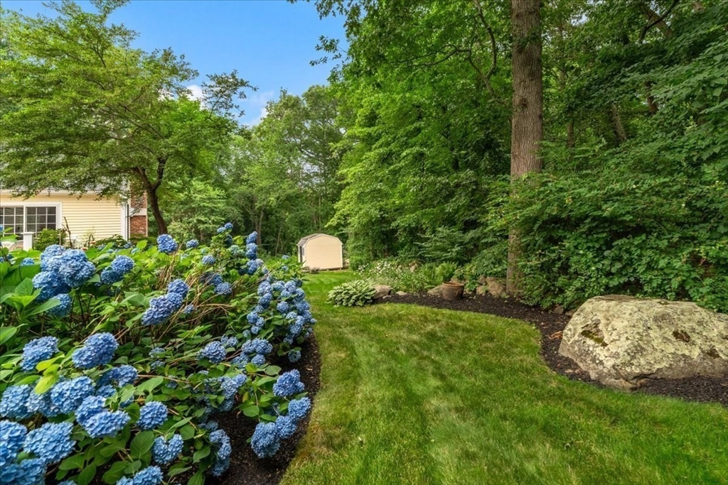 14 Windward Ln Property Photo 30
