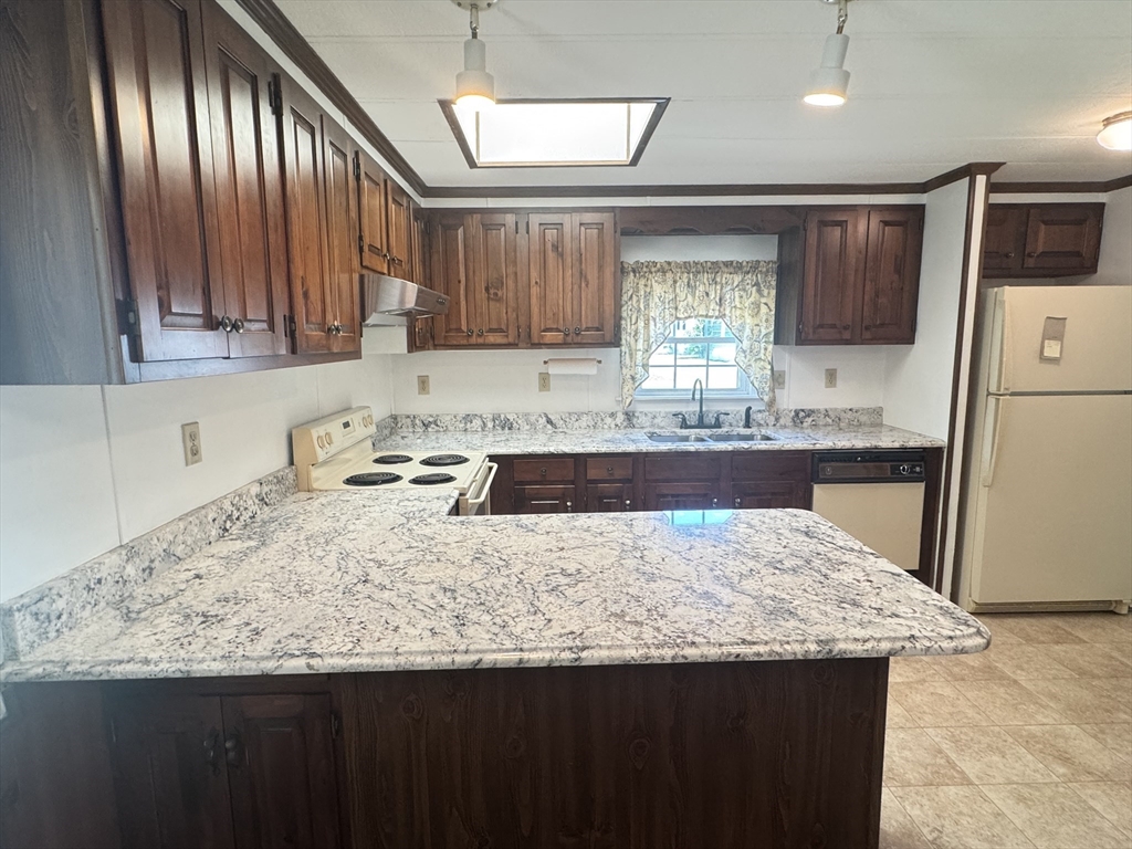 16 Puritan Road Property Photo 8