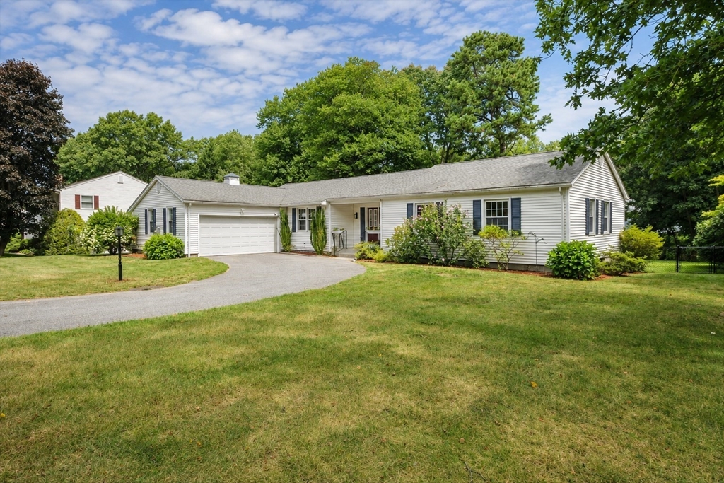 93 Wyndward Rd Property Photo 2