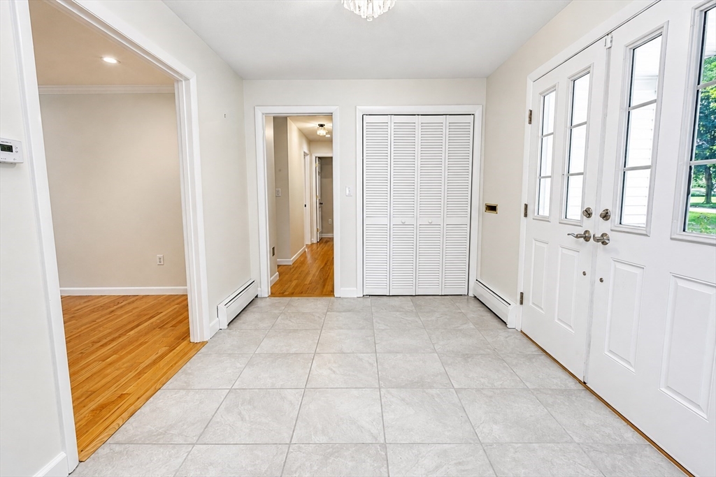 93 Wyndward Rd Property Photo 4