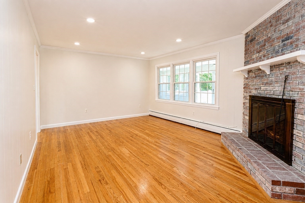 93 Wyndward Rd Property Photo 12