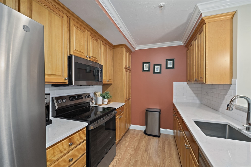 4 Forge Pond # C Property Photo 3