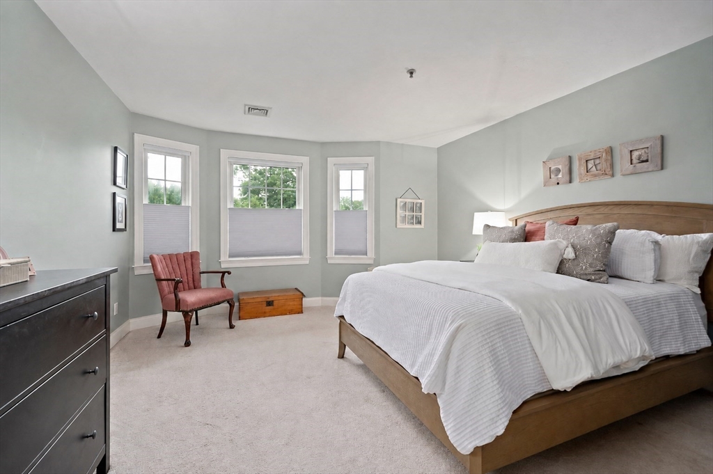 4 Forge Pond # C Property Photo 11