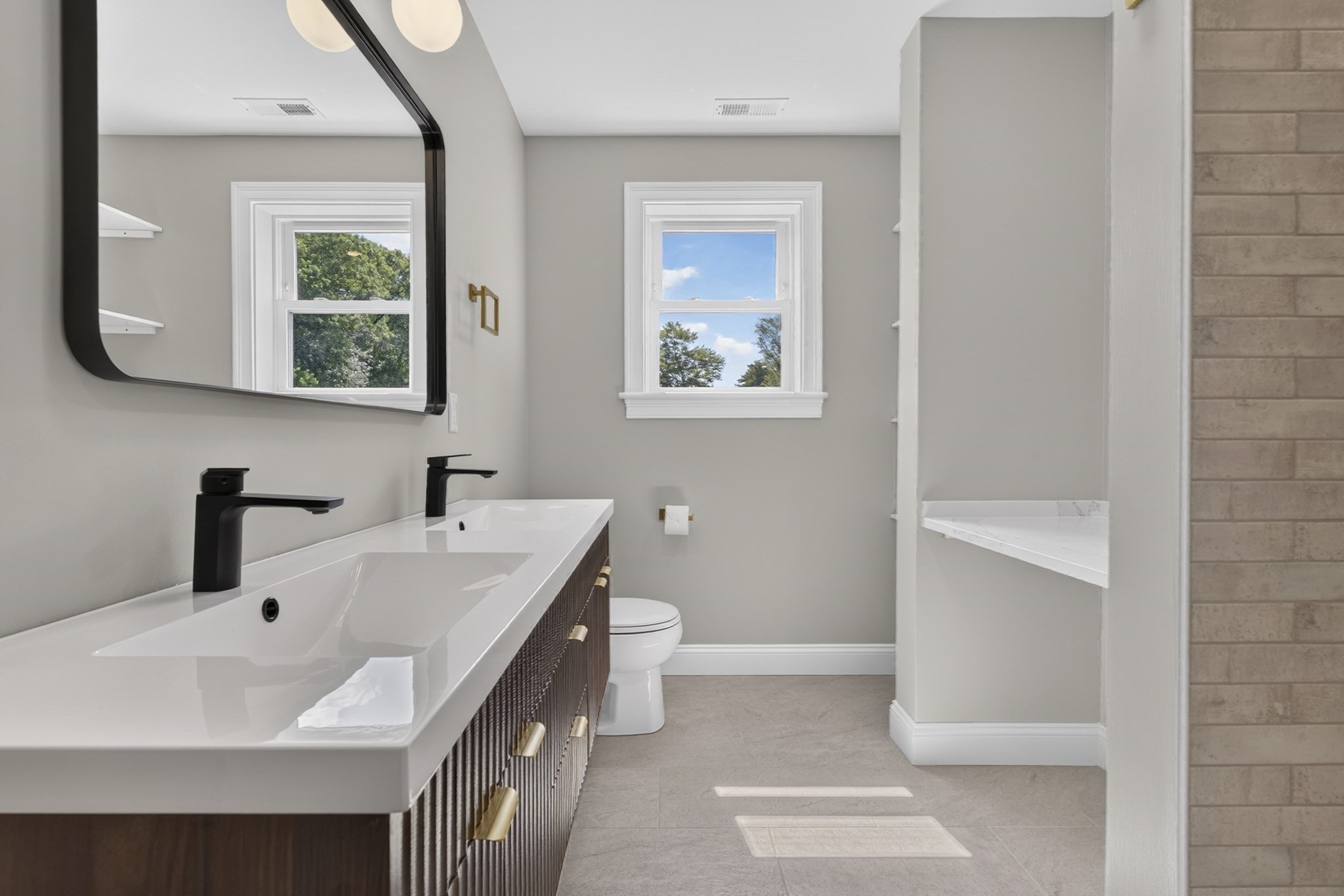 27 Rollins # A Property Photo 18
