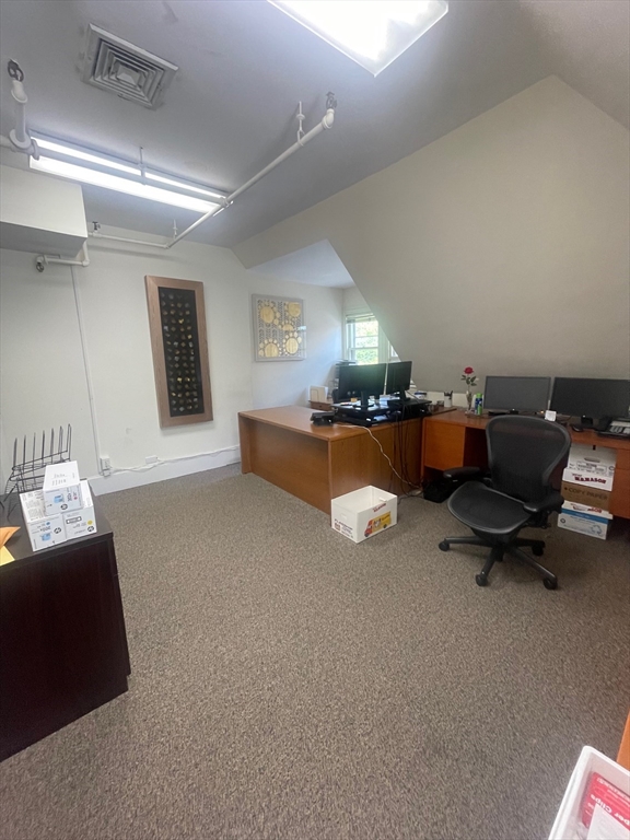 1583 Beacon St # 3b Property Photo 2