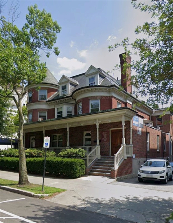 1583 Beacon St # 3b Property Photo 4