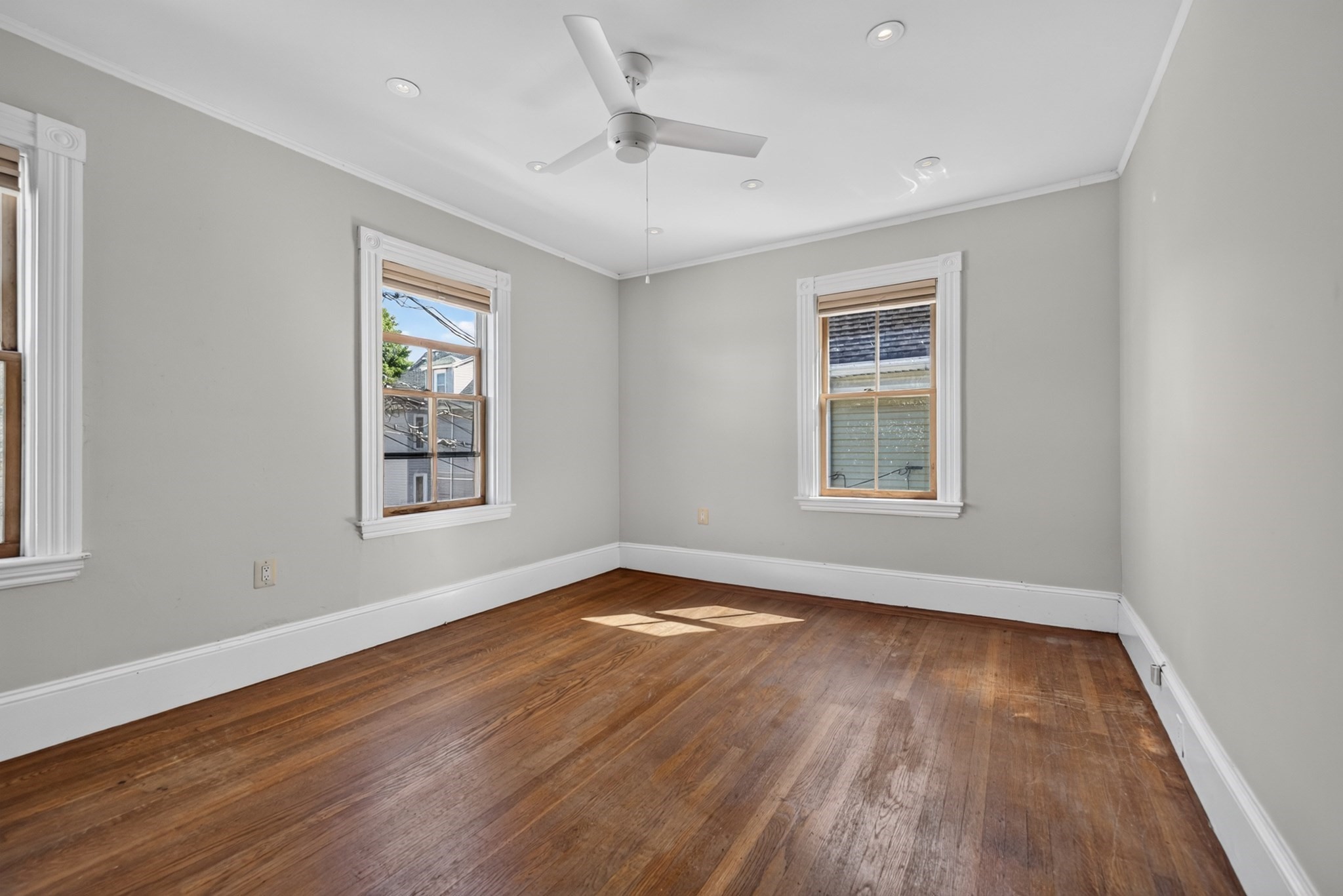 14 Flint Ave Property Photo 9