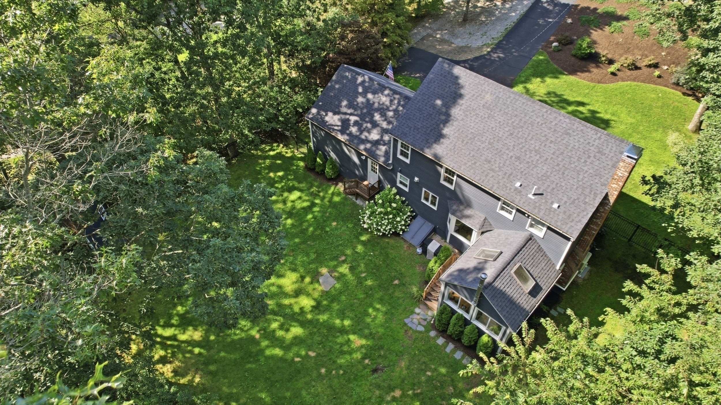 2 Harley Ln Property Photo 30