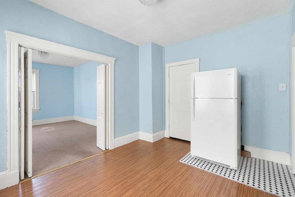 19 Fernwood Ave Property Photo 9