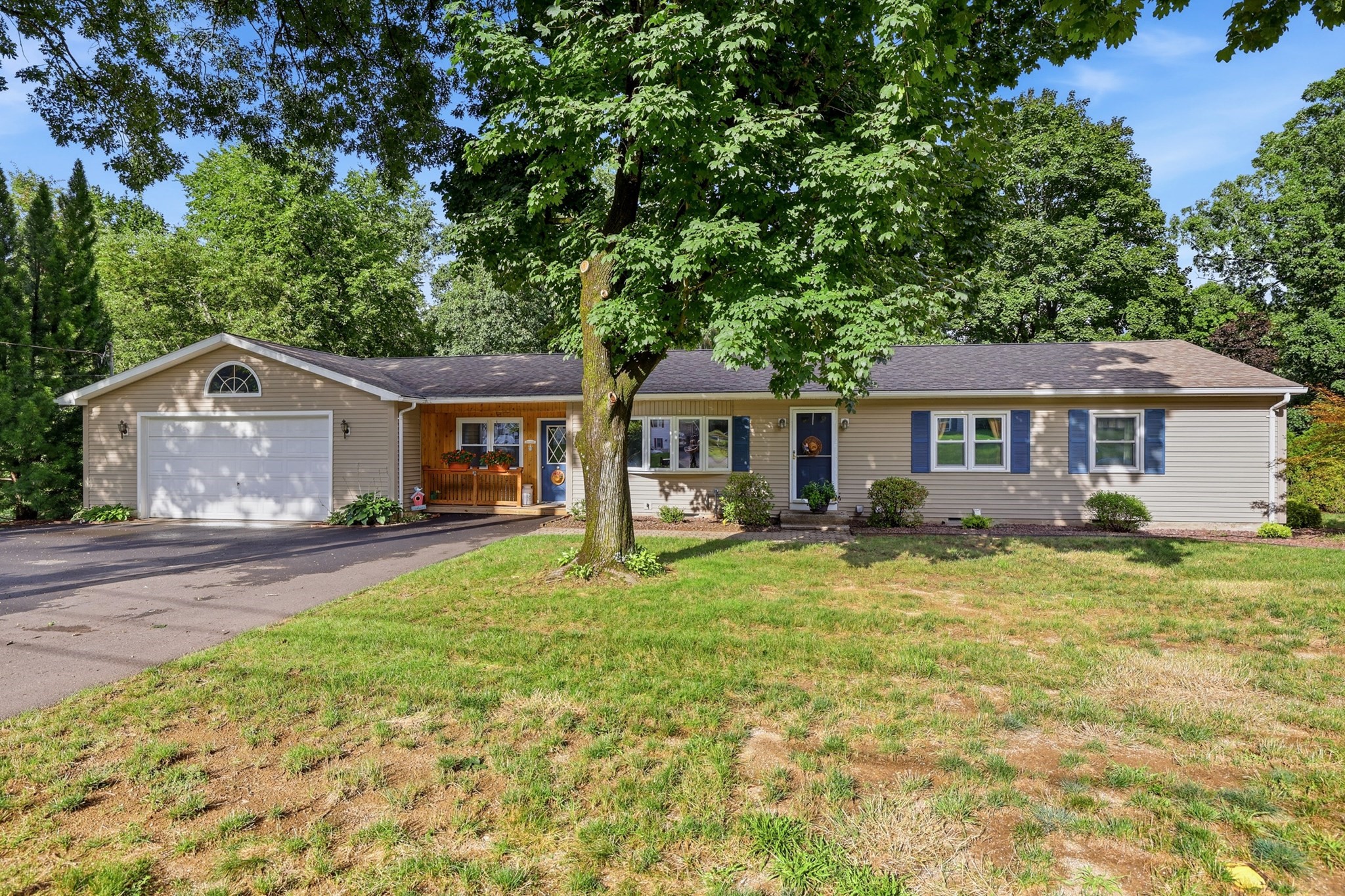 8 Linwood Dr Property Photo 1